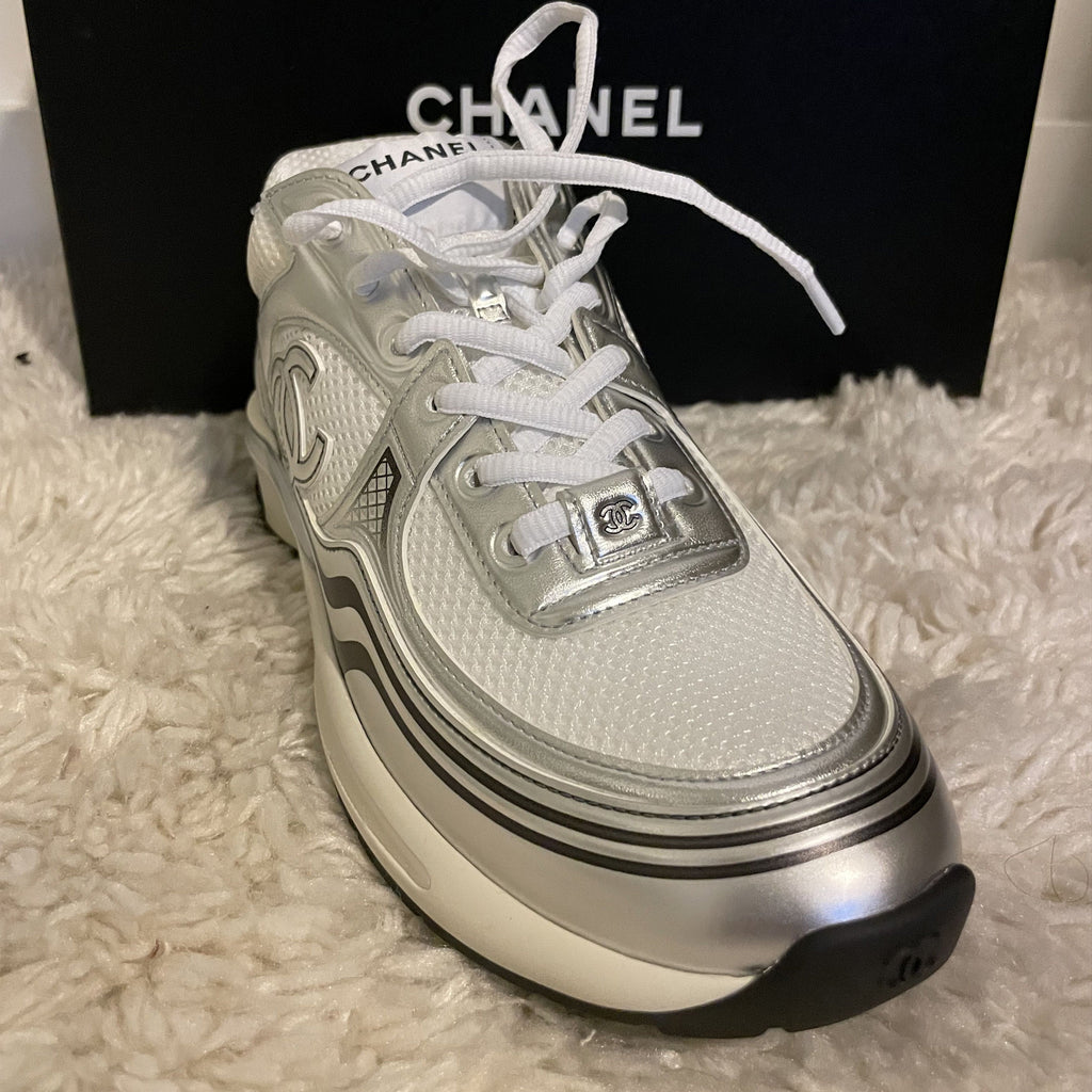 Runner Laminated Interlocking Metallic